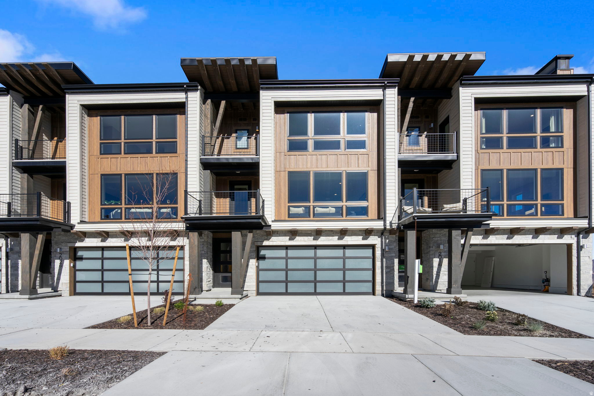 THE POINTE - Residential