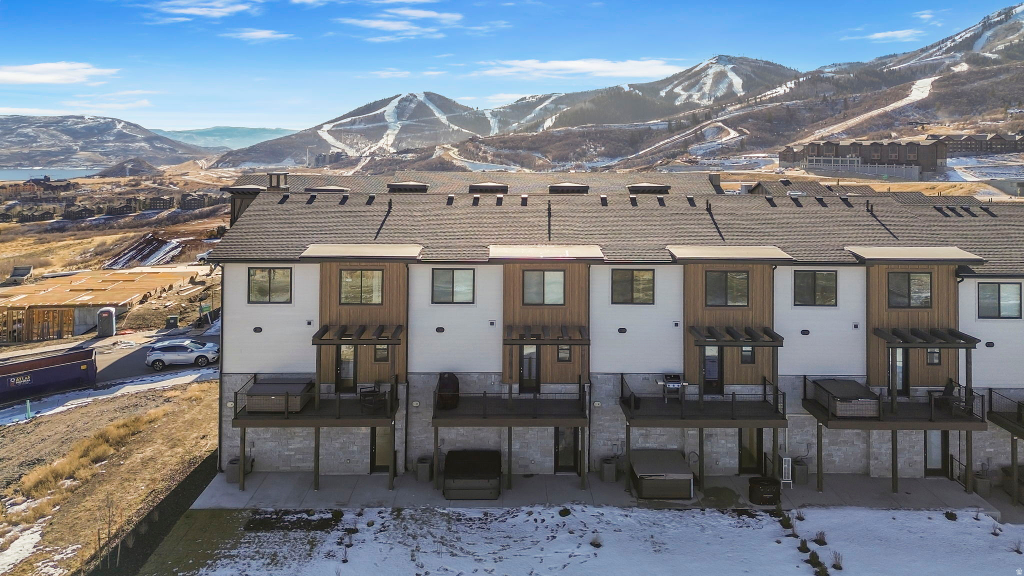 THE POINTE - Residential