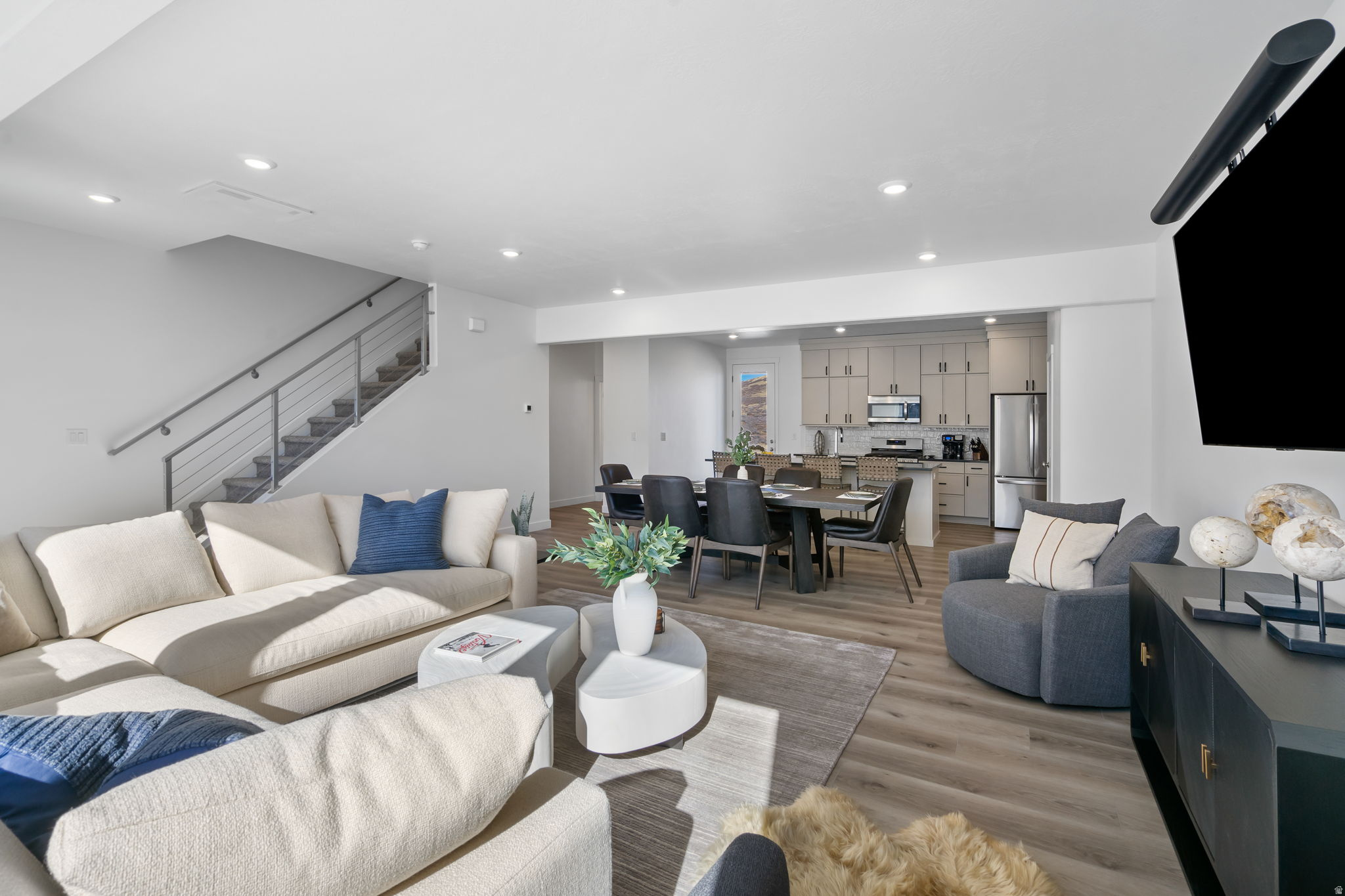 THE POINTE - Residential