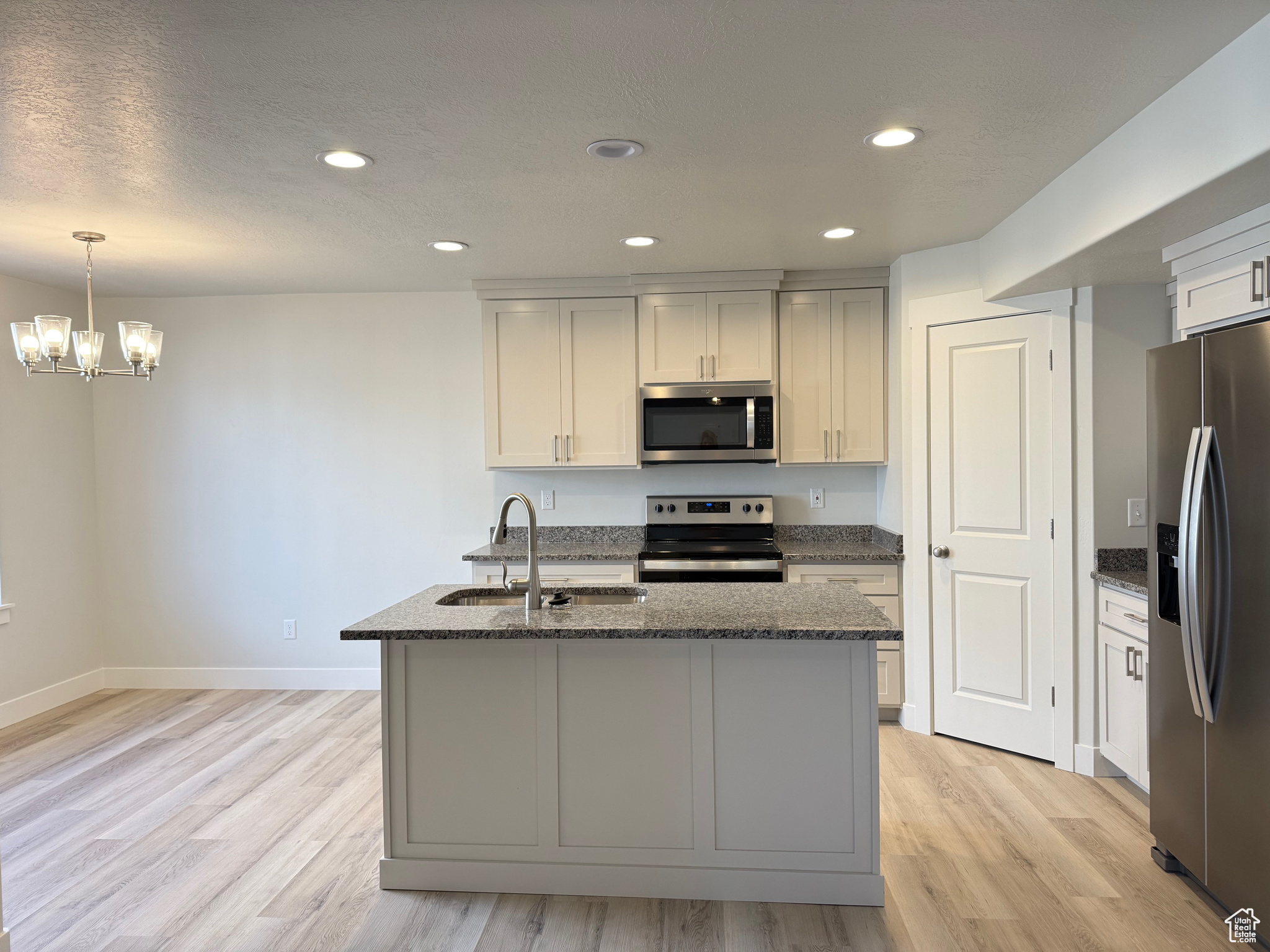 BEAR LAKE ESCAPE - Residential