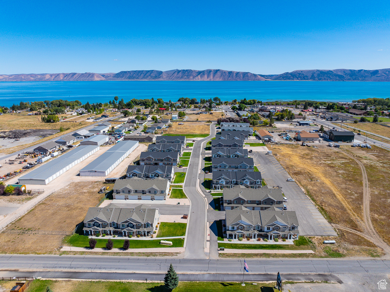 BEAR LAKE ESCAPE - Residential