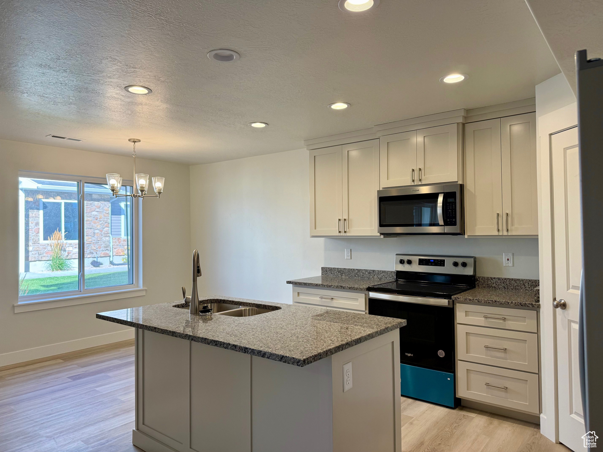 BEAR LAKE ESCAPE - Residential