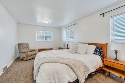 Tiny photo for 93 W 800 N, Bountiful, UT 84010 (MLS # 2132522)