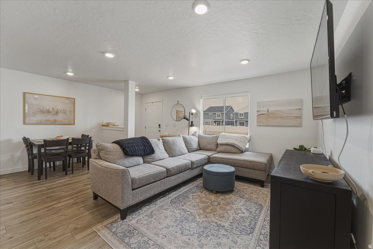 SPRING RANCH - Residential