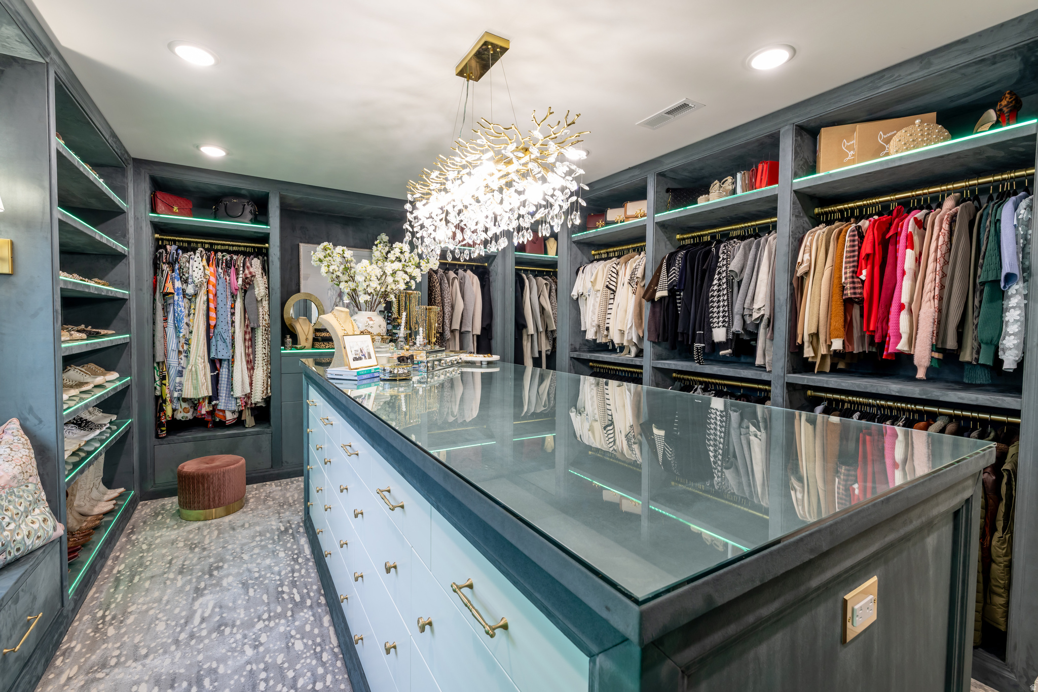 OAKCLIFF PARK NO 6 - Residential