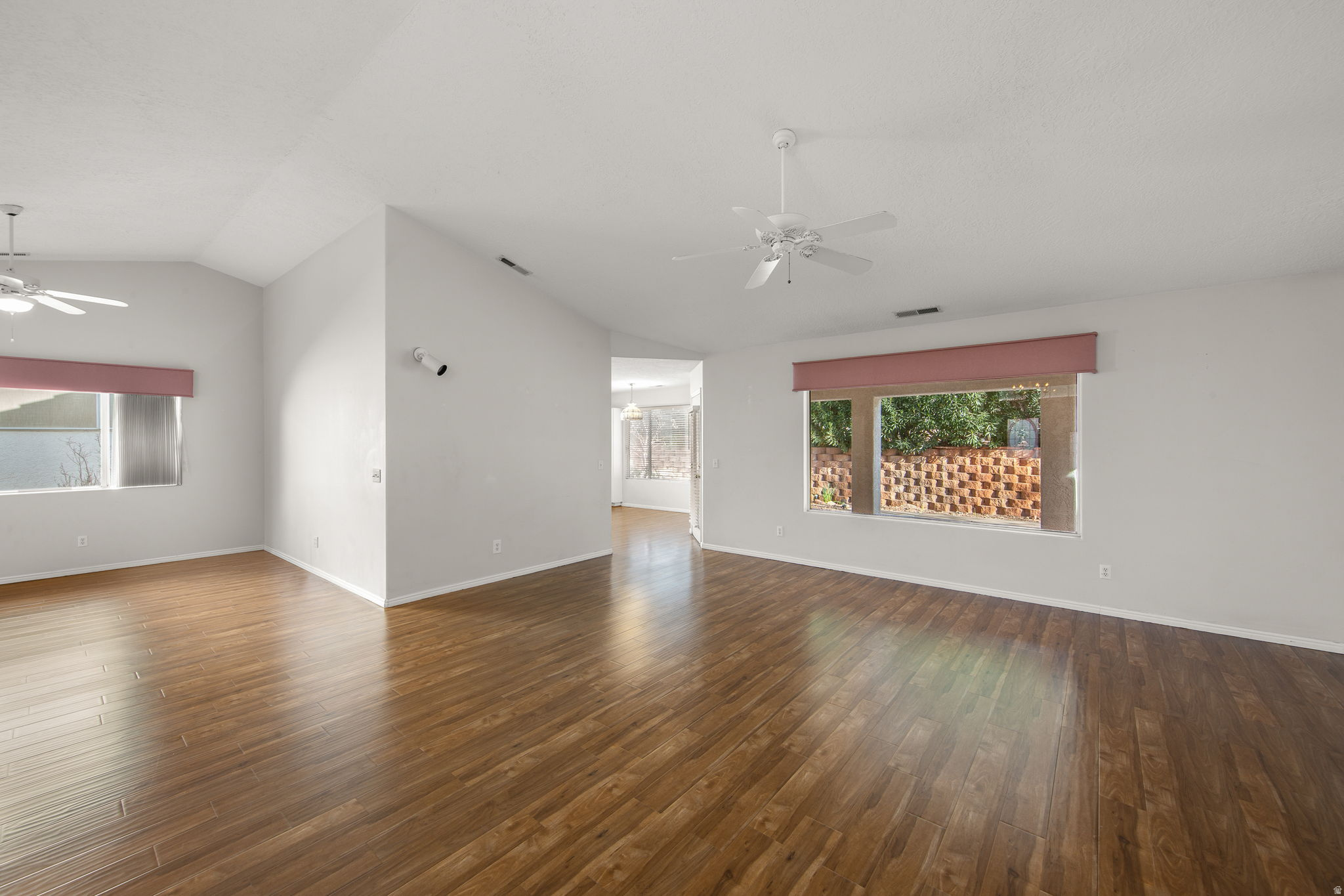 VISTA DEL SOL TH 2 - Residential