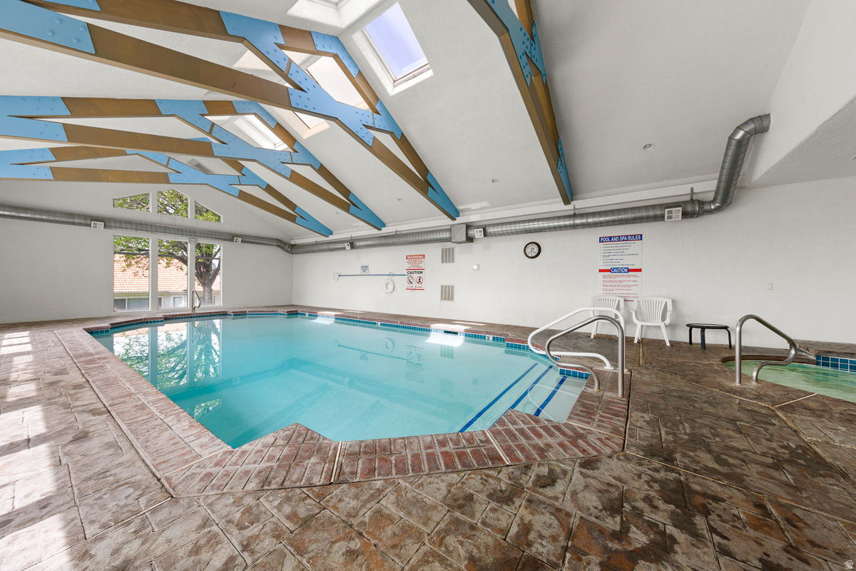 VISTA DEL SOL TH 2 - Residential