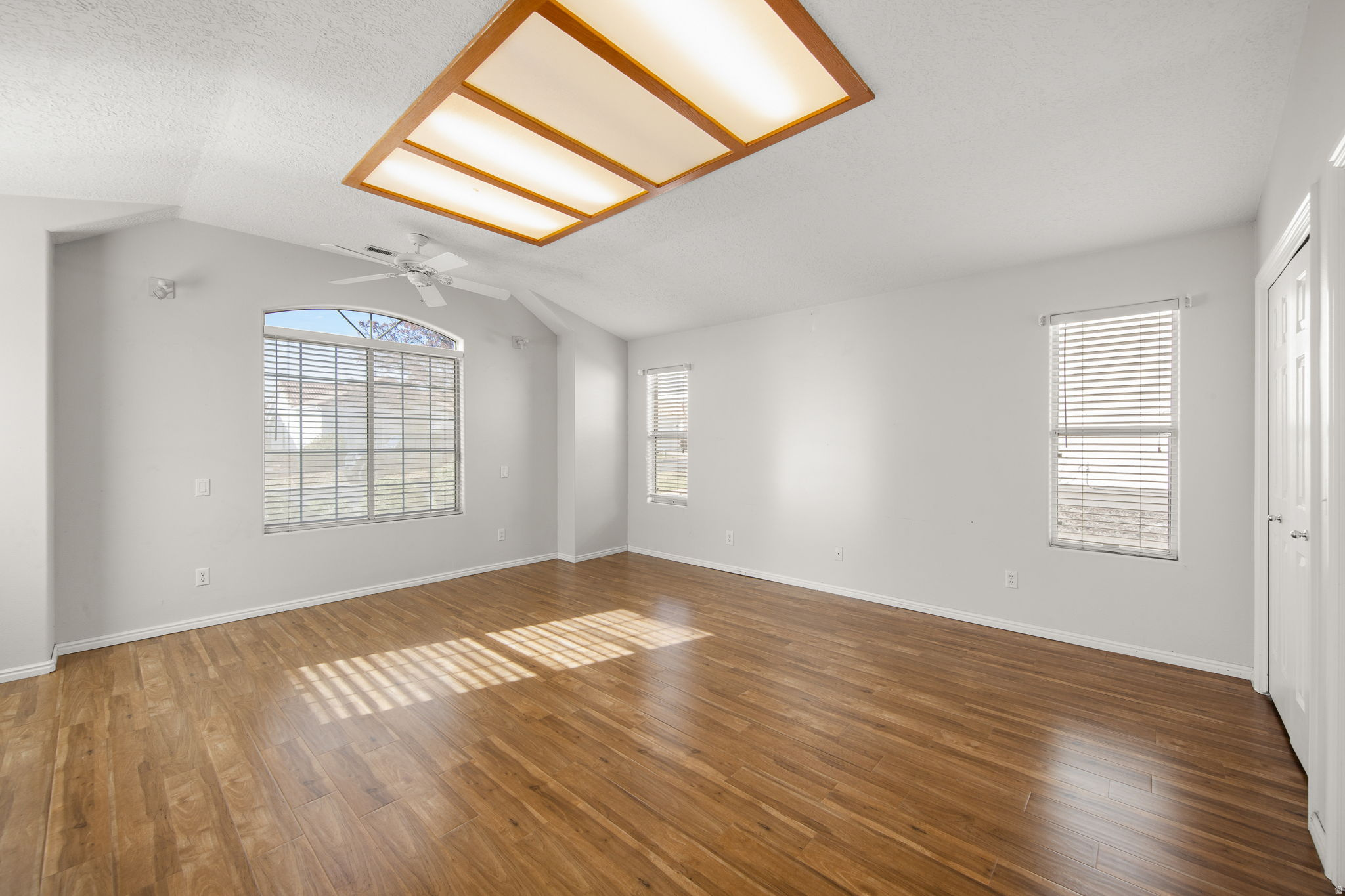 VISTA DEL SOL TH 2 - Residential