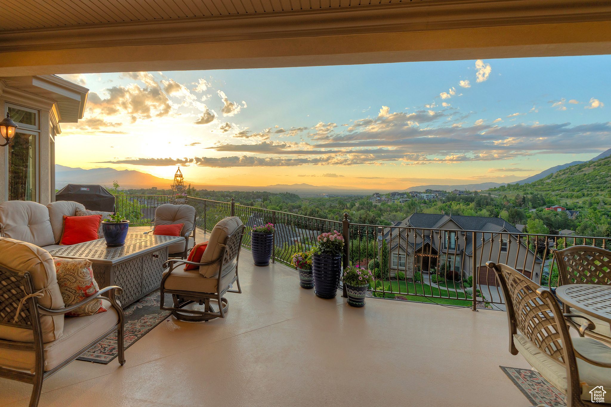 Sandy, Utah 84092, United States, 5 Bedrooms Bedrooms, ,4 BathroomsBathrooms,Residential,Active,136973