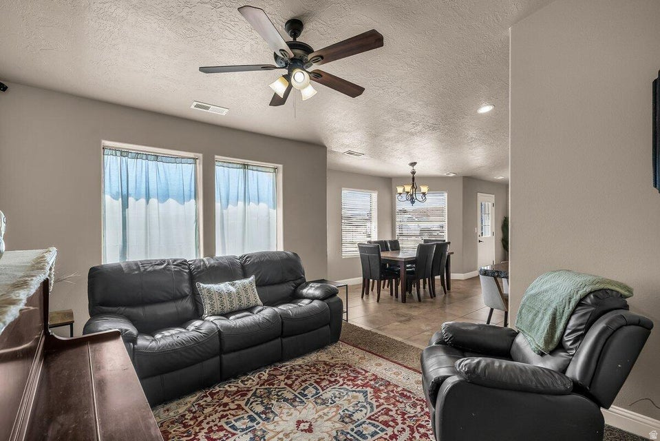 WINCHESTER HILLS - Residential