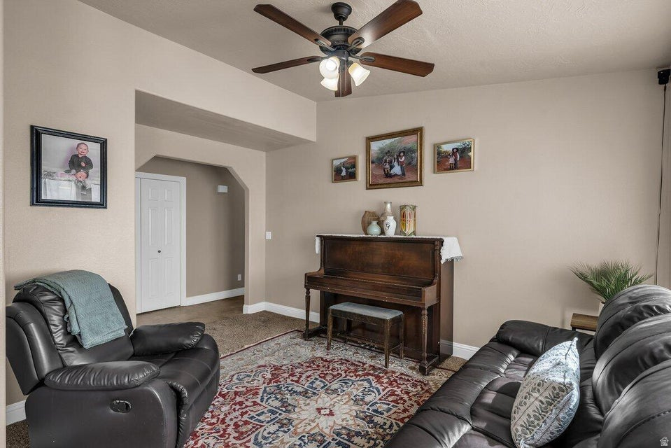 WINCHESTER HILLS - Residential