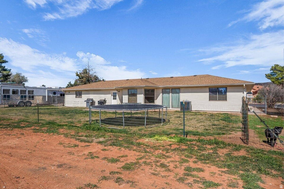 WINCHESTER HILLS - Residential