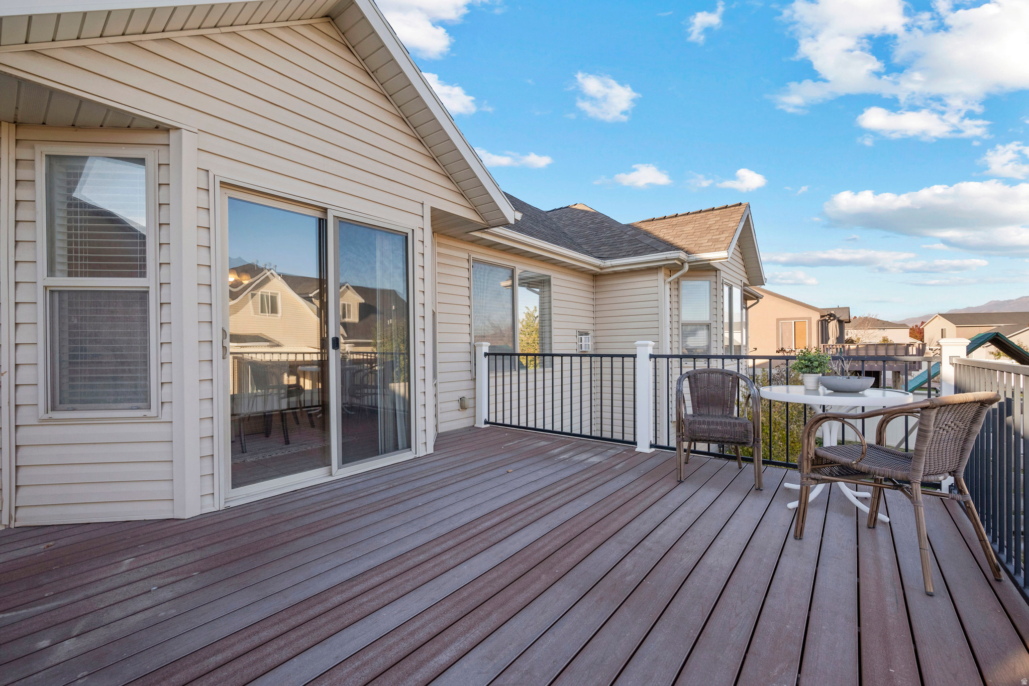 SUNRISE MEADOWS - Residential