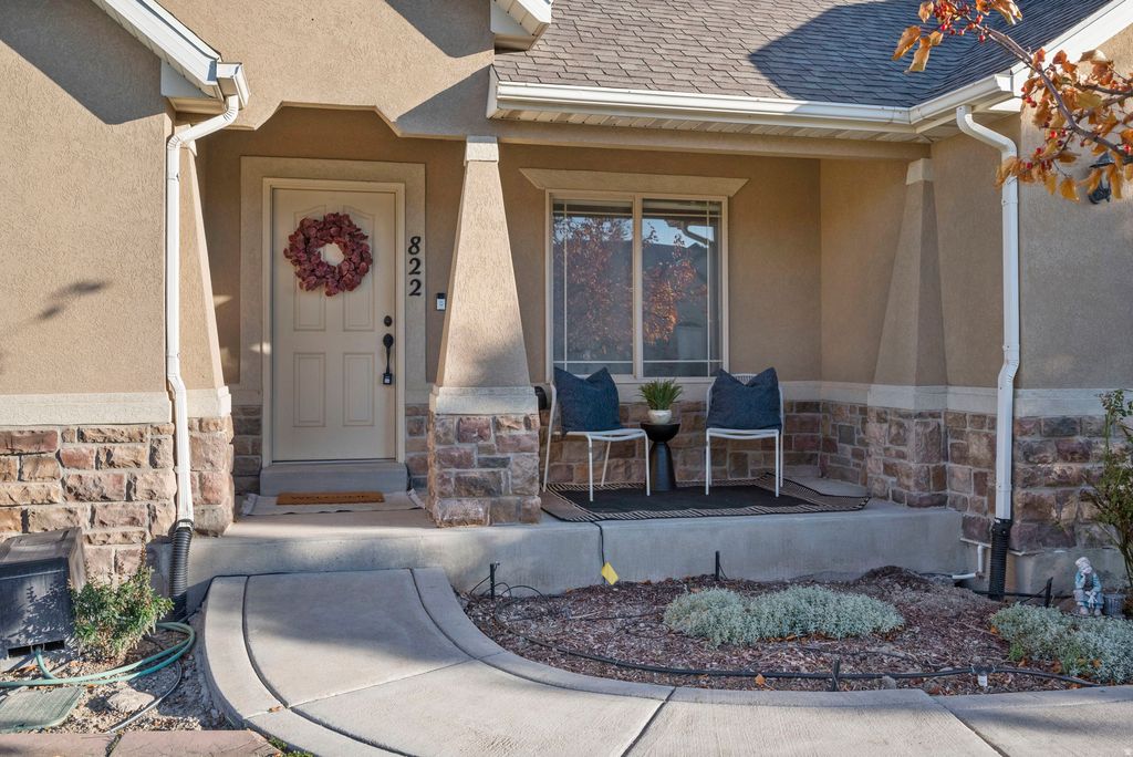 Photo of 822 N JOSHUA DR W, Saratoga Springs, UT 84045 (MLS # 2120777)