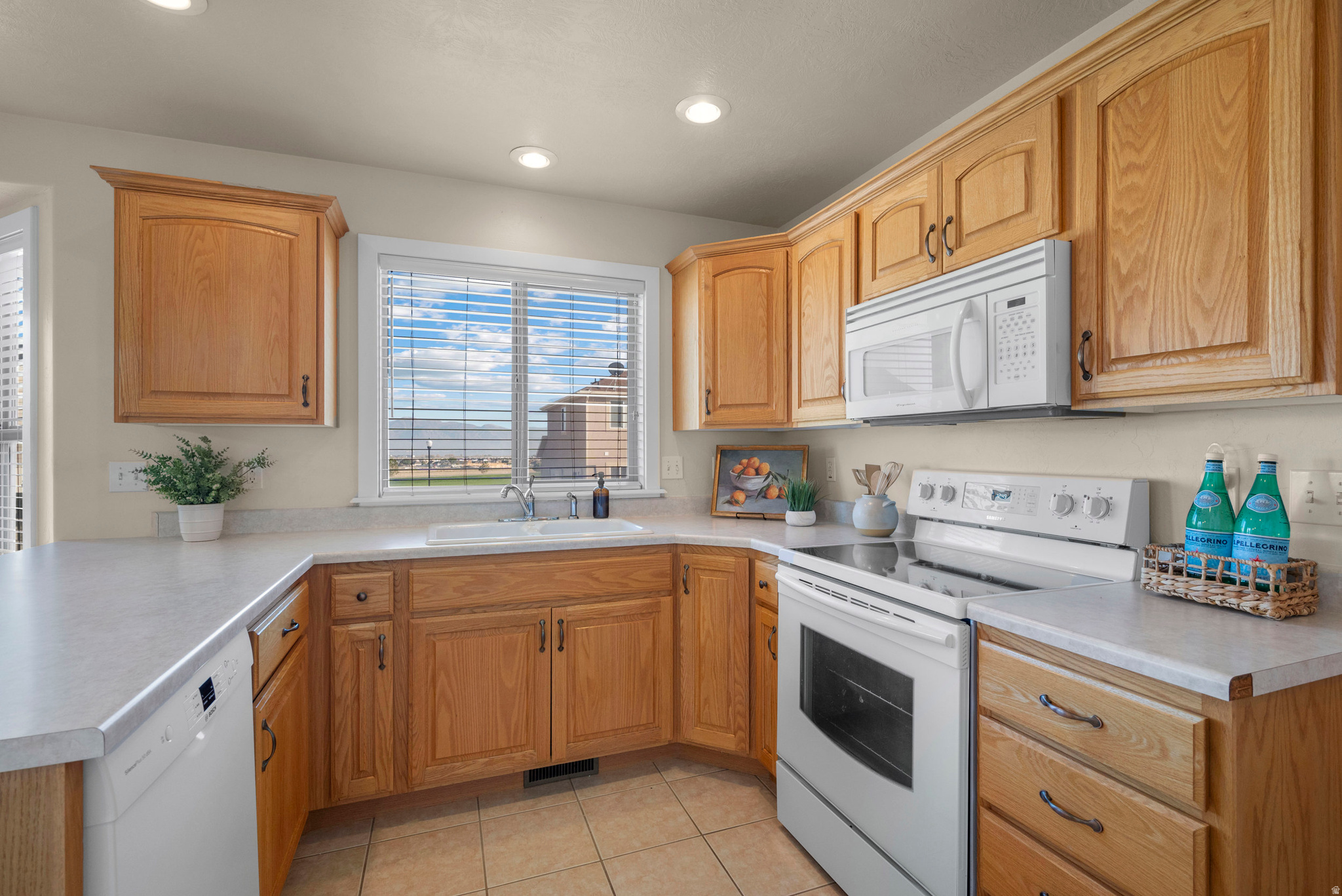 SUNRISE MEADOWS - Residential