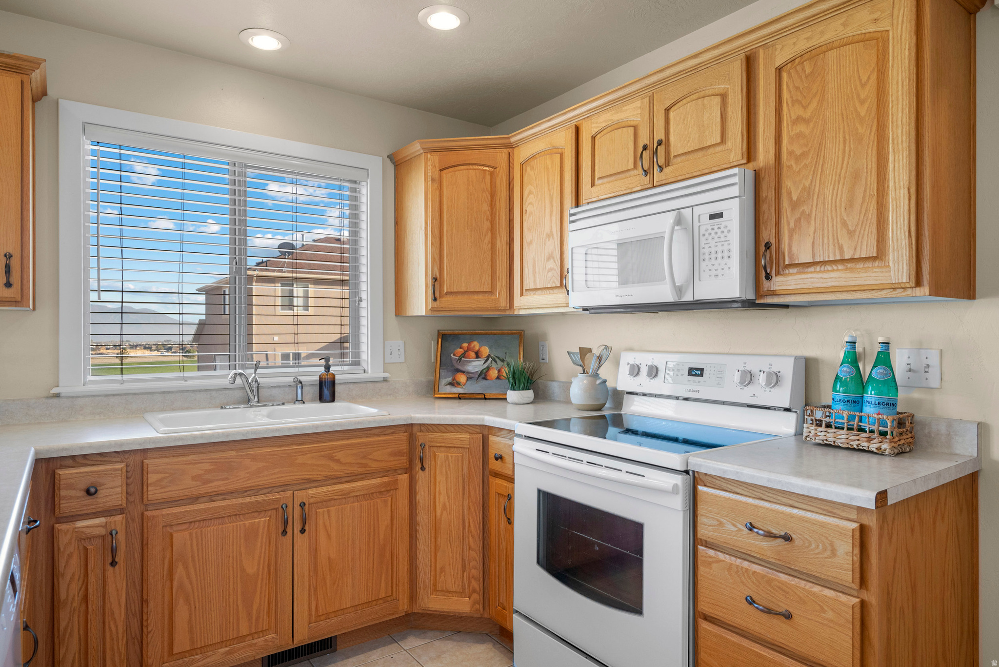 SUNRISE MEADOWS - Residential