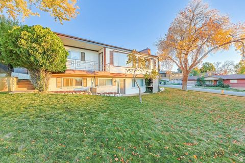 Tiny photo for 1087 ARLINGTON WAY, Bountiful, UT 84010 (MLS # 2119055)