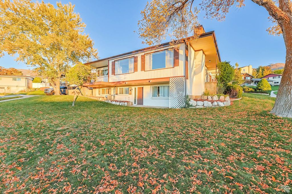 Photo of 1087 ARLINGTON WAY, Bountiful, UT 84010 (MLS # 2119055)