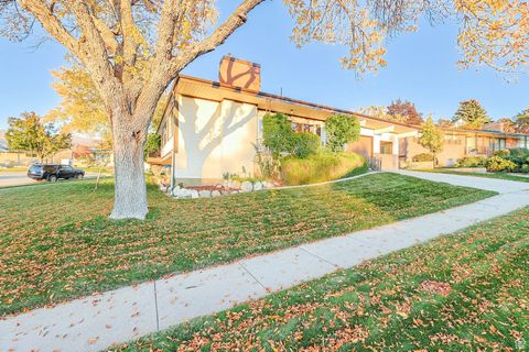 Tiny photo for 1087 ARLINGTON WAY, Bountiful, UT 84010 (MLS # 2119055)