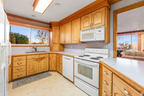 Tiny photo for 1087 ARLINGTON WAY, Bountiful, UT 84010 (MLS # 2119055)