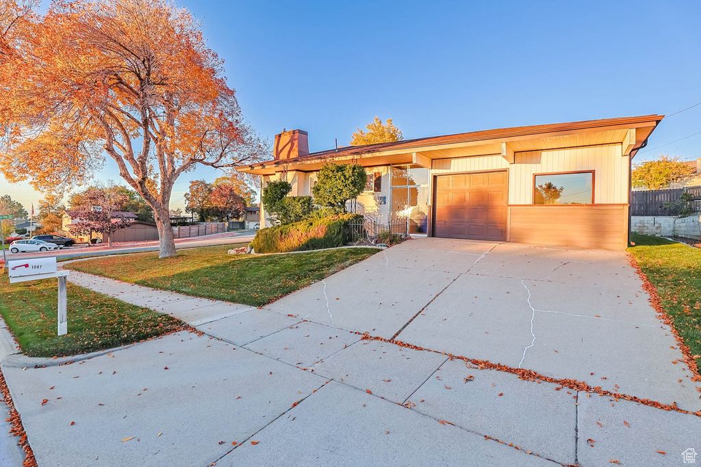 Photo of 1087 ARLINGTON WAY, Bountiful, UT 84010 (MLS # 2119055)