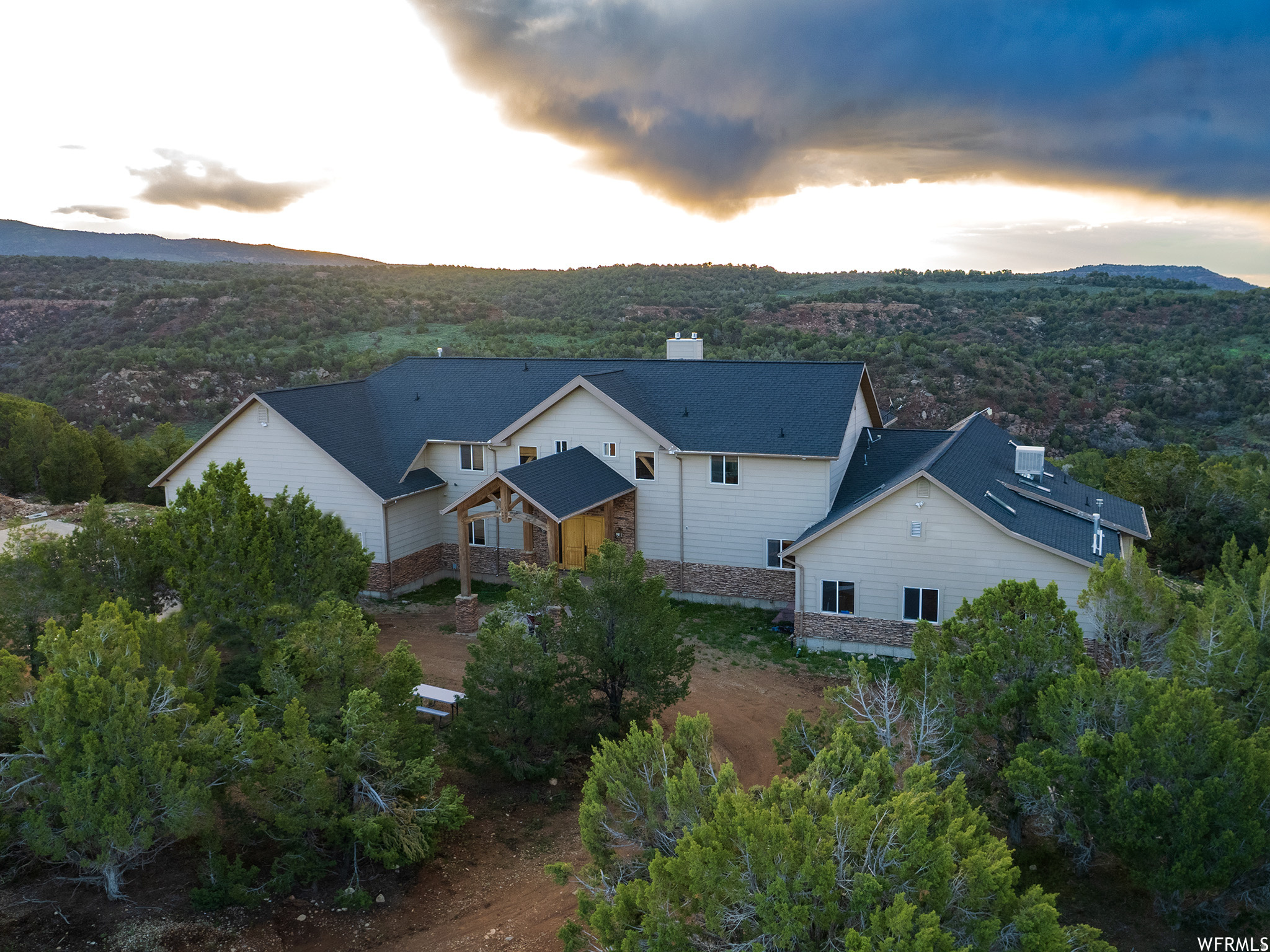 BANDANNA RANCH - Residential