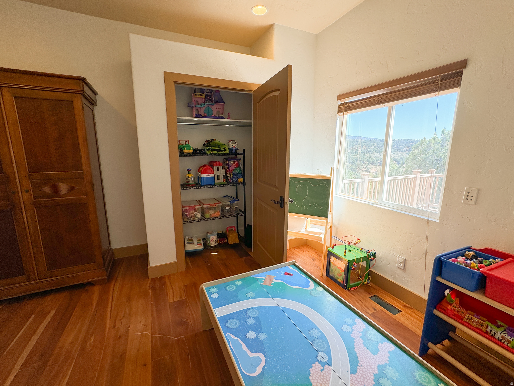 BANDANNA RANCH - Residential