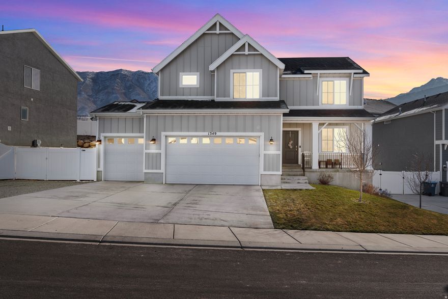 Gorgeous, fully finished home in a great location! Very well kept home with 5 bedrooms, 3.5 bathrooms. Plenty of storage and good floorplan. Quiet, private yard and 3 car garage. Easy freeway access. All figures per county records. Buyer to verify.