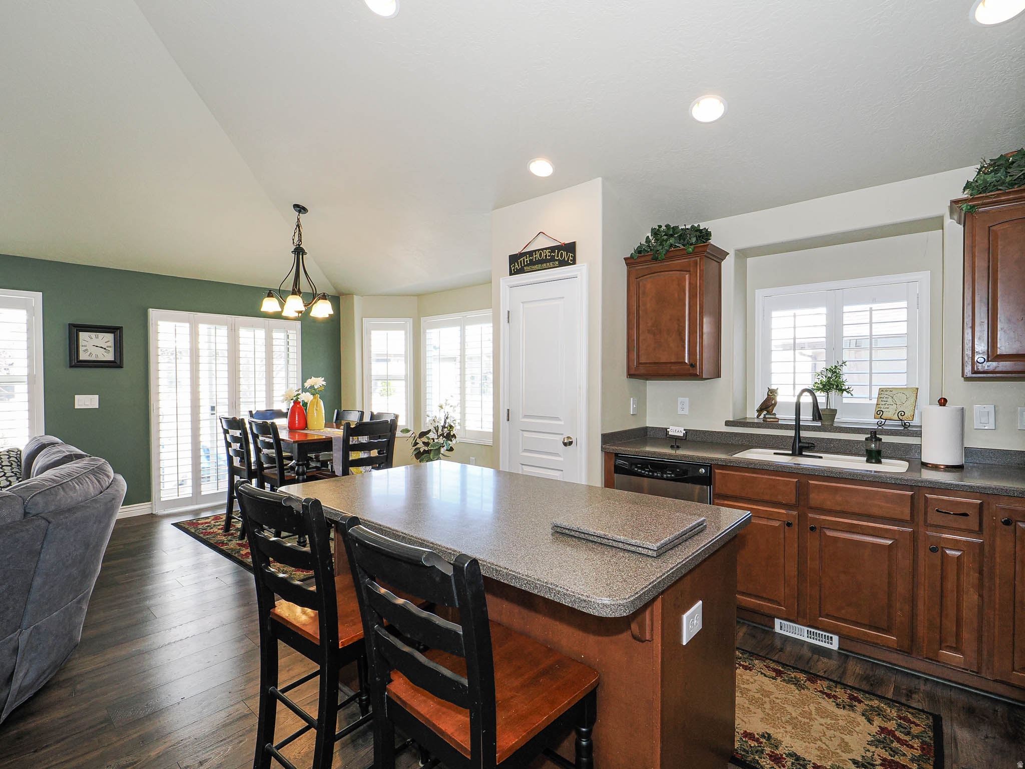 JORDAN HEIGHTS - Residential