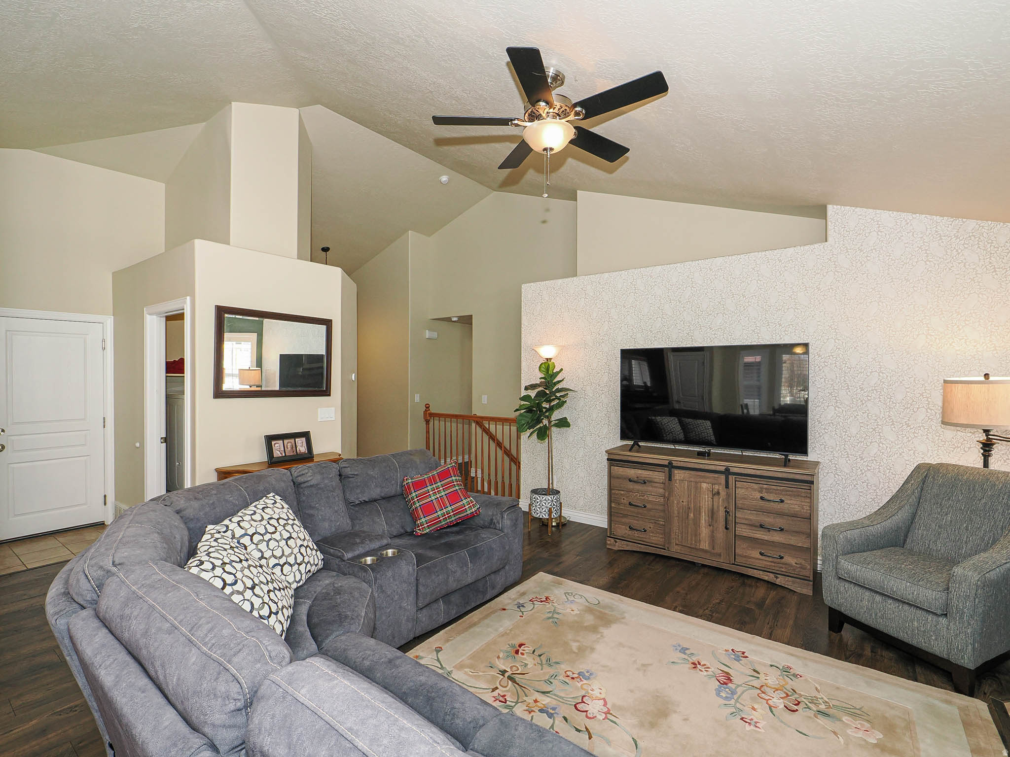 JORDAN HEIGHTS - Residential