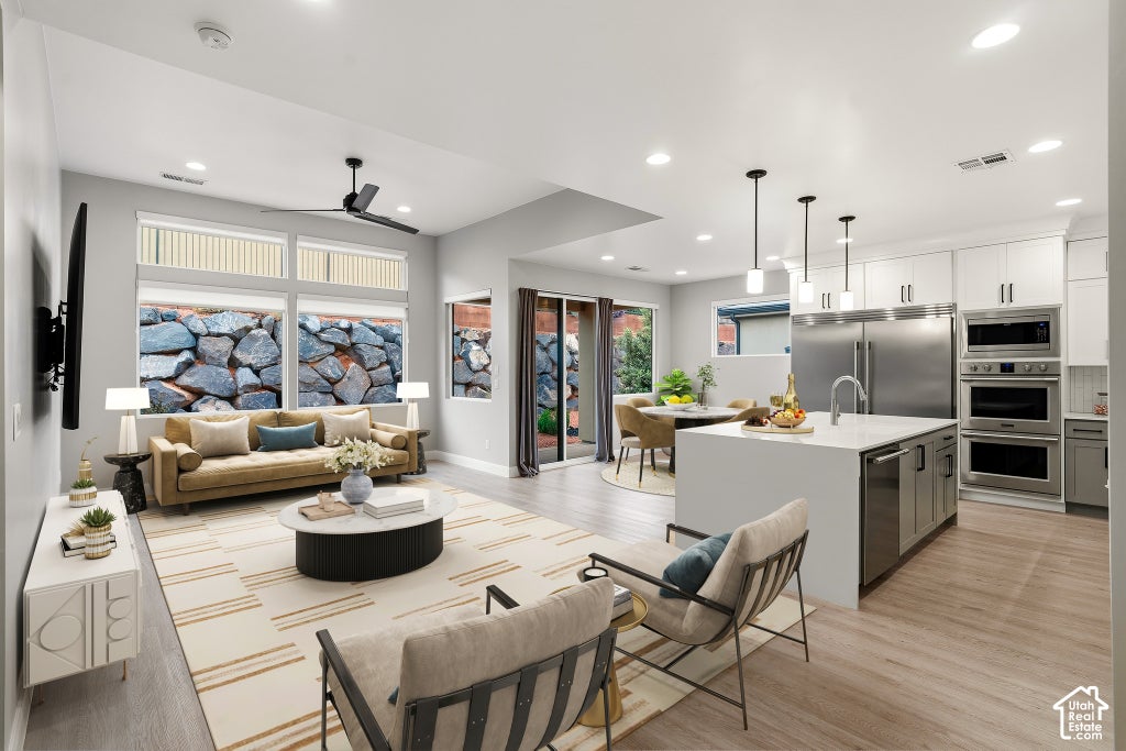 Photo of 1060 W JONATHON DR, Washington, UT 84780 (MLS # 2191560)