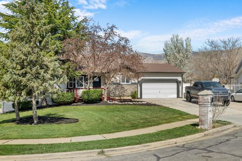 Tiny photo for 538 W 2100 N, Harrisville, UT 84414 (MLS # 2145890)