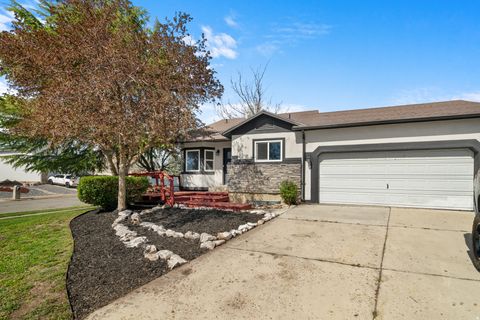 Photo of 538 W 2100 N, Harrisville, UT 84414 (MLS # 2145890)
