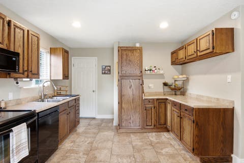 Tiny photo for 3452 S 2000 E, Salt Lake City, UT 84109 (MLS # 2178922)