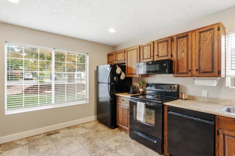 Tiny photo for 3452 S 2000 E, Salt Lake City, UT 84109 (MLS # 2178922)