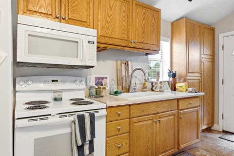 Tiny photo for 3452 S 2000 E, Salt Lake City, UT 84109 (MLS # 2178922)