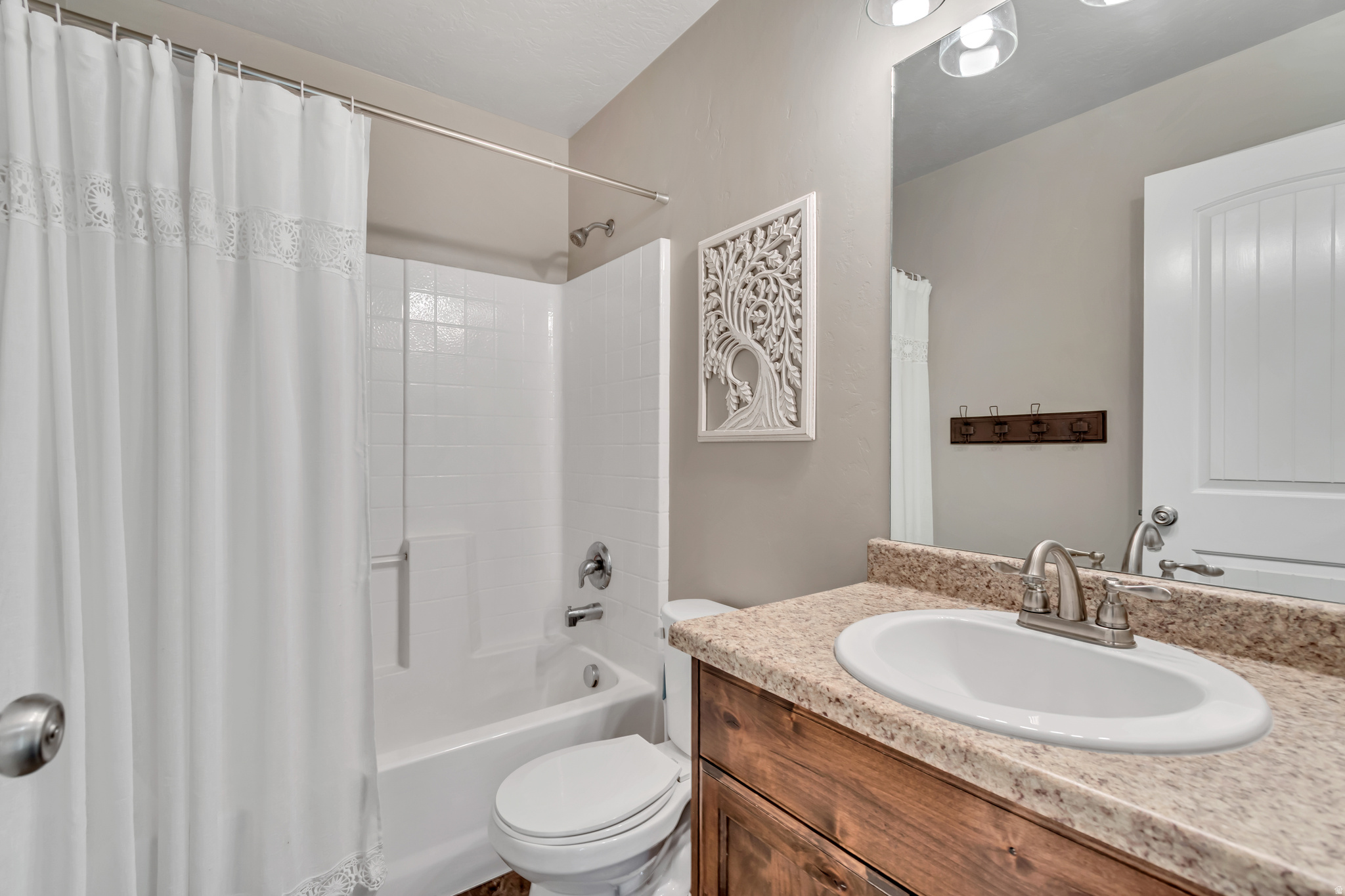 SPANISH VISTA - Residential