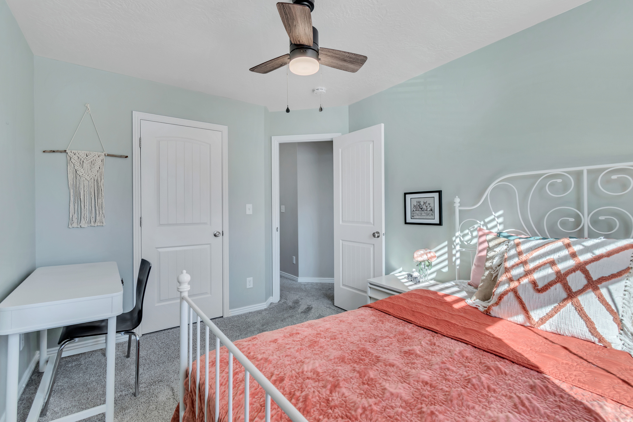 SPANISH VISTA - Residential