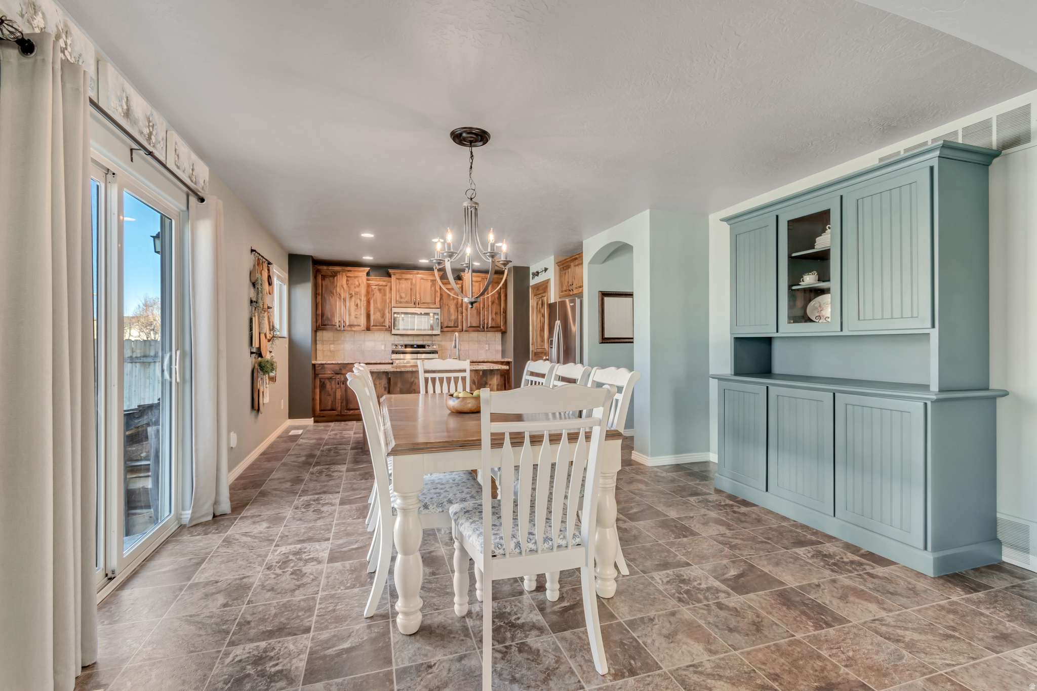 SPANISH VISTA - Residential