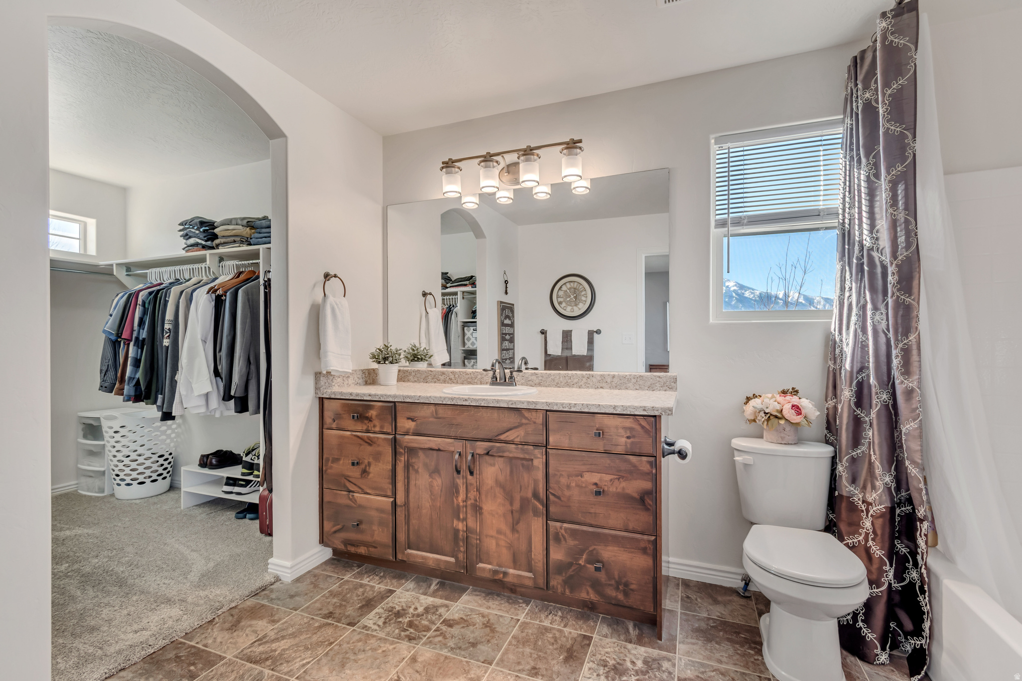 SPANISH VISTA - Residential