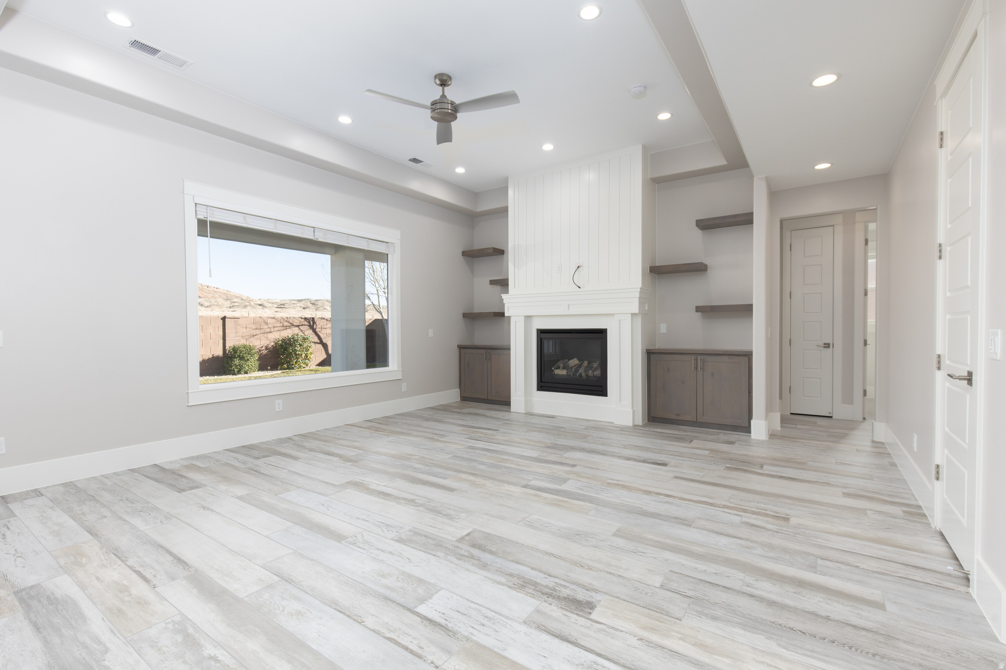 WARNER GATEWAY PH 2 - Residential