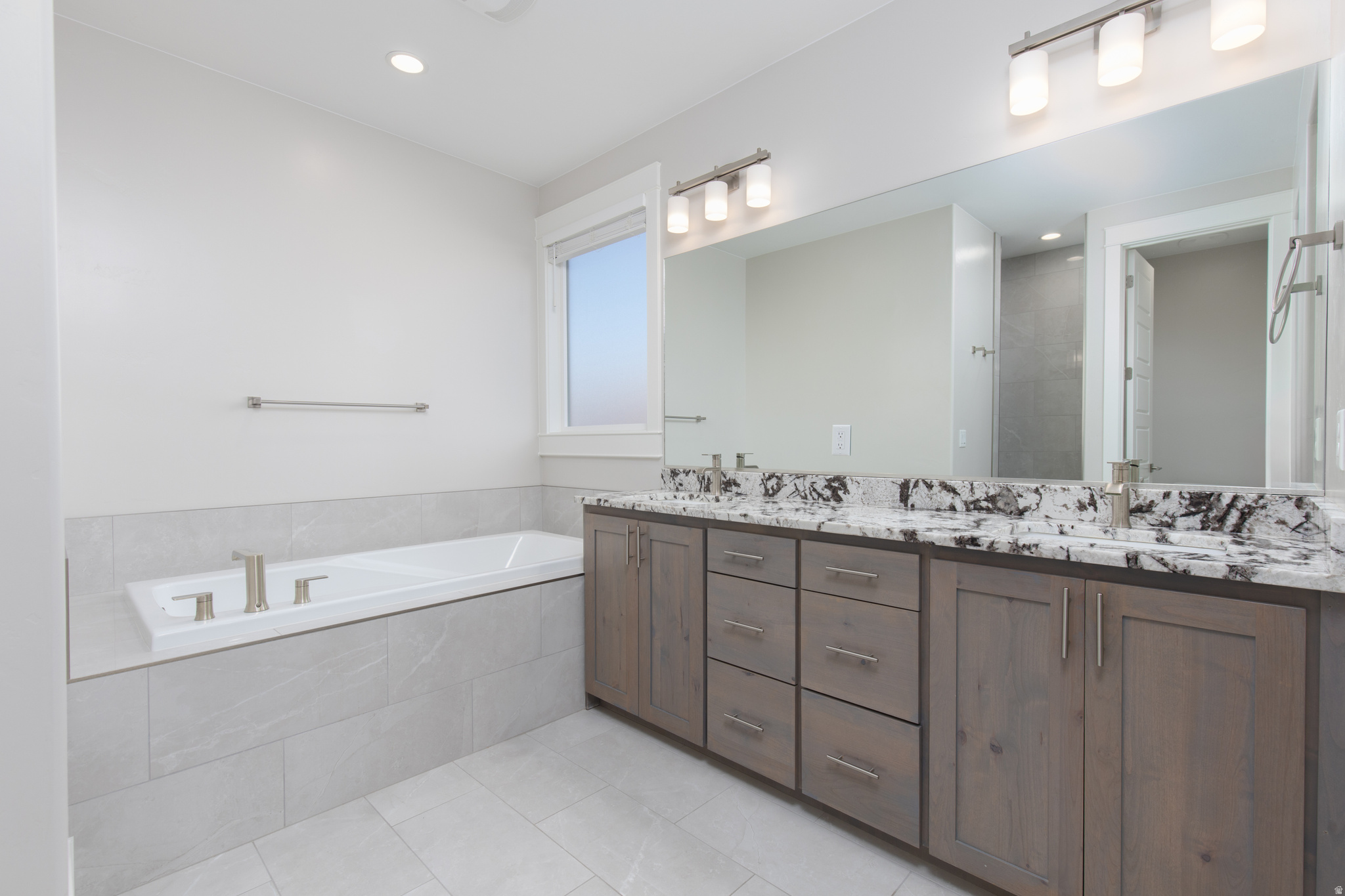 WARNER GATEWAY PH 2 - Residential