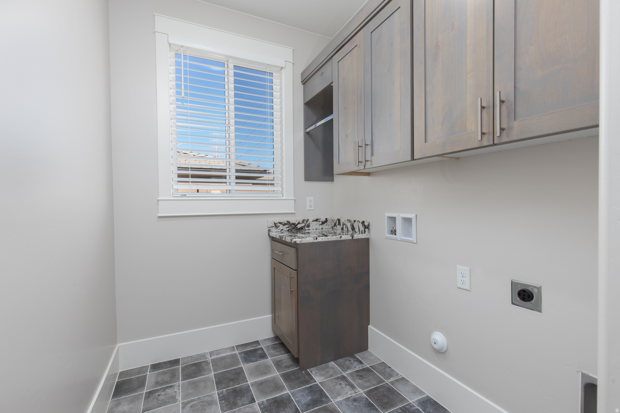 WARNER GATEWAY PH 2 - Residential