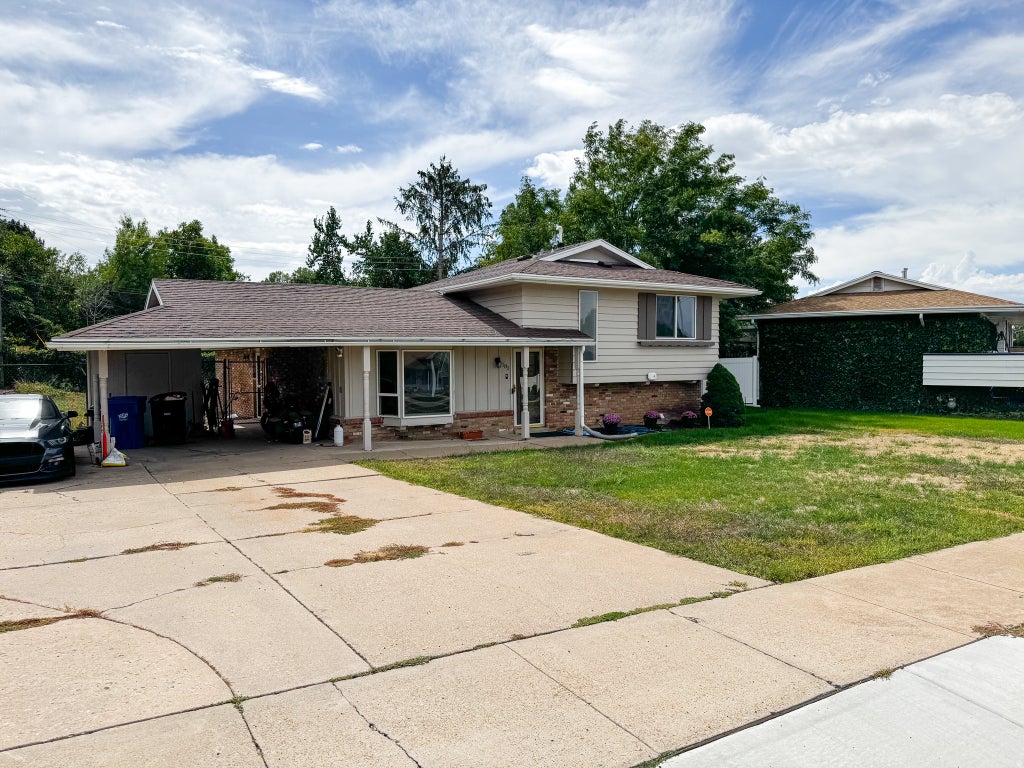 Photo of 181 E 5150 S, Washington Terrace, UT 84405 (MLS # 2183805)
