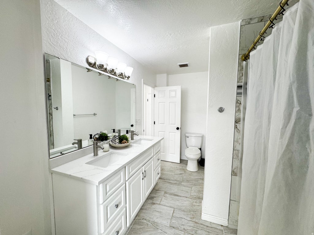Photo of 181 E 5150 S, Washington Terrace, UT 84405 (MLS # 2183805)