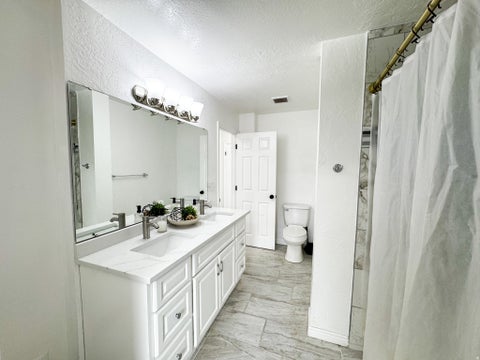 Tiny photo for 181 E 5150 S, Washington Terrace, UT 84405 (MLS # 2183805)