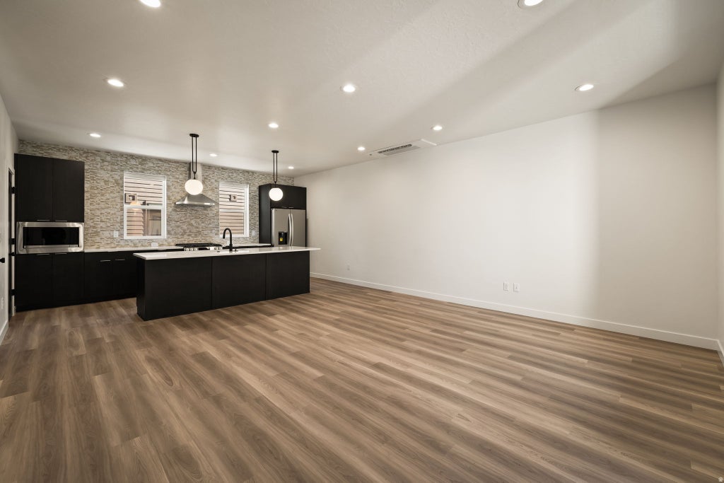 Photo of 594 E SAVVY CV S #40, Salt Lake City, UT 84107 (MLS # 2175475)