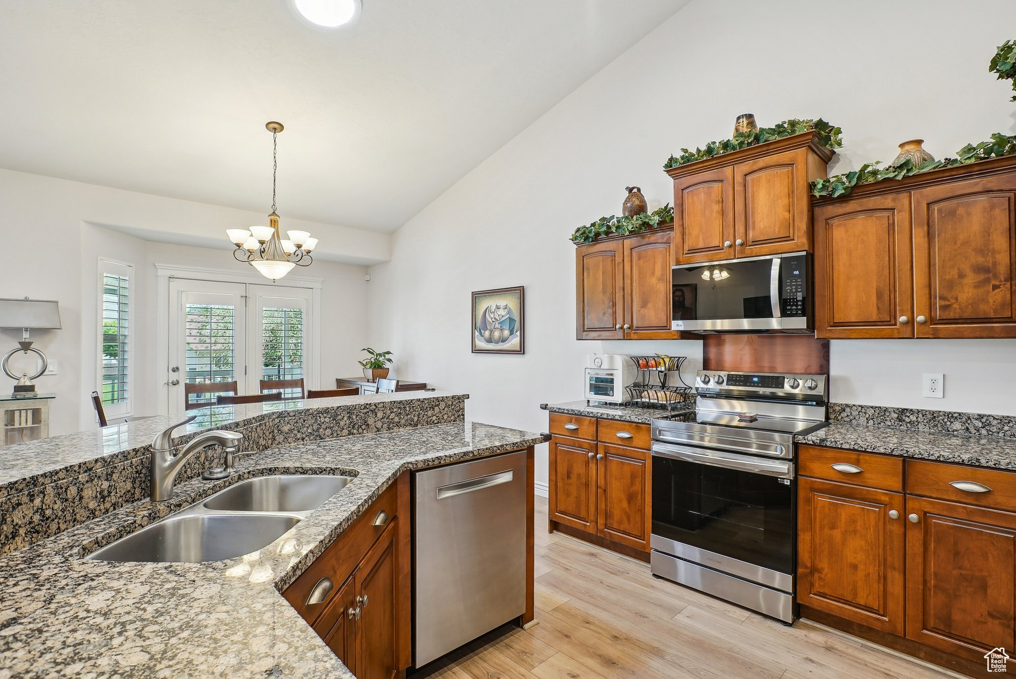 9451 S Peaceful View Way, South Jordan, Utah image 12