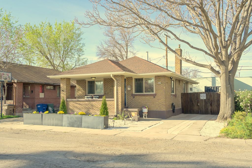 Photo of 35 E REDONDO AVE, Salt Lake City, UT 84115 (MLS # 2145814)