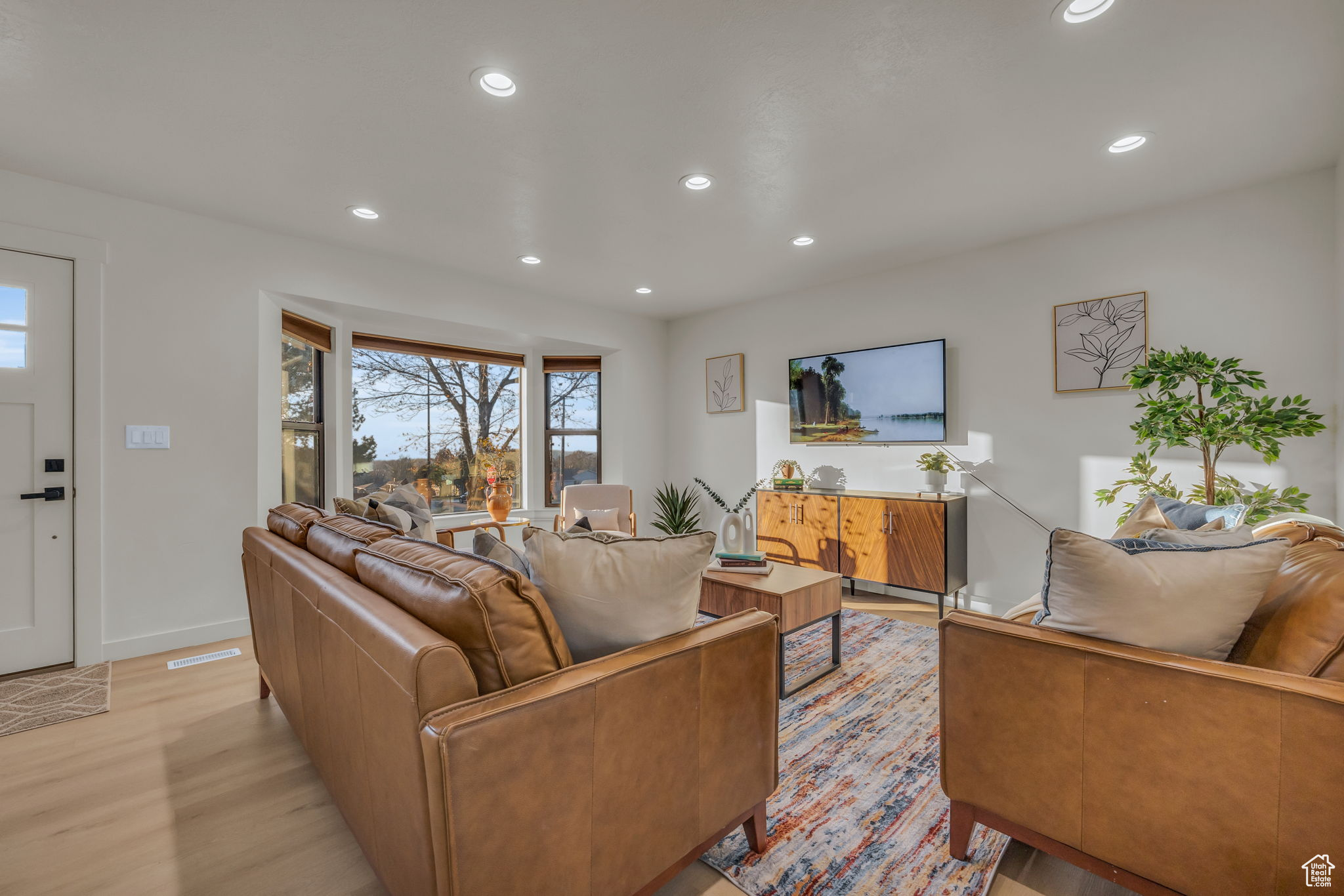 8613 S Pebble Hills Dr, Sandy, Utah image 4